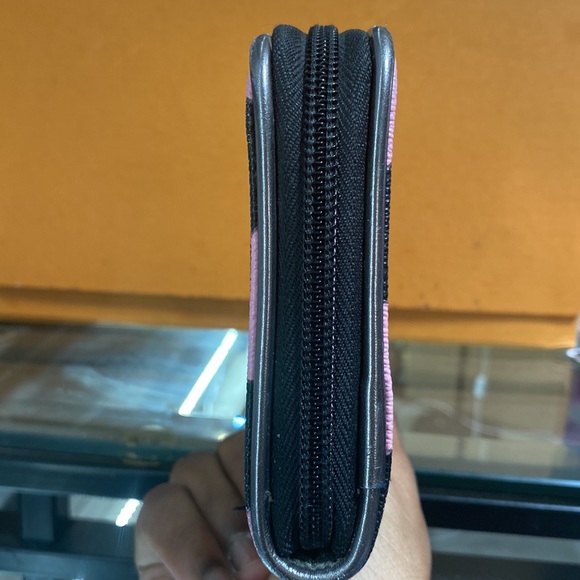 Vera Bradley Wallet - Picture 4 of 8